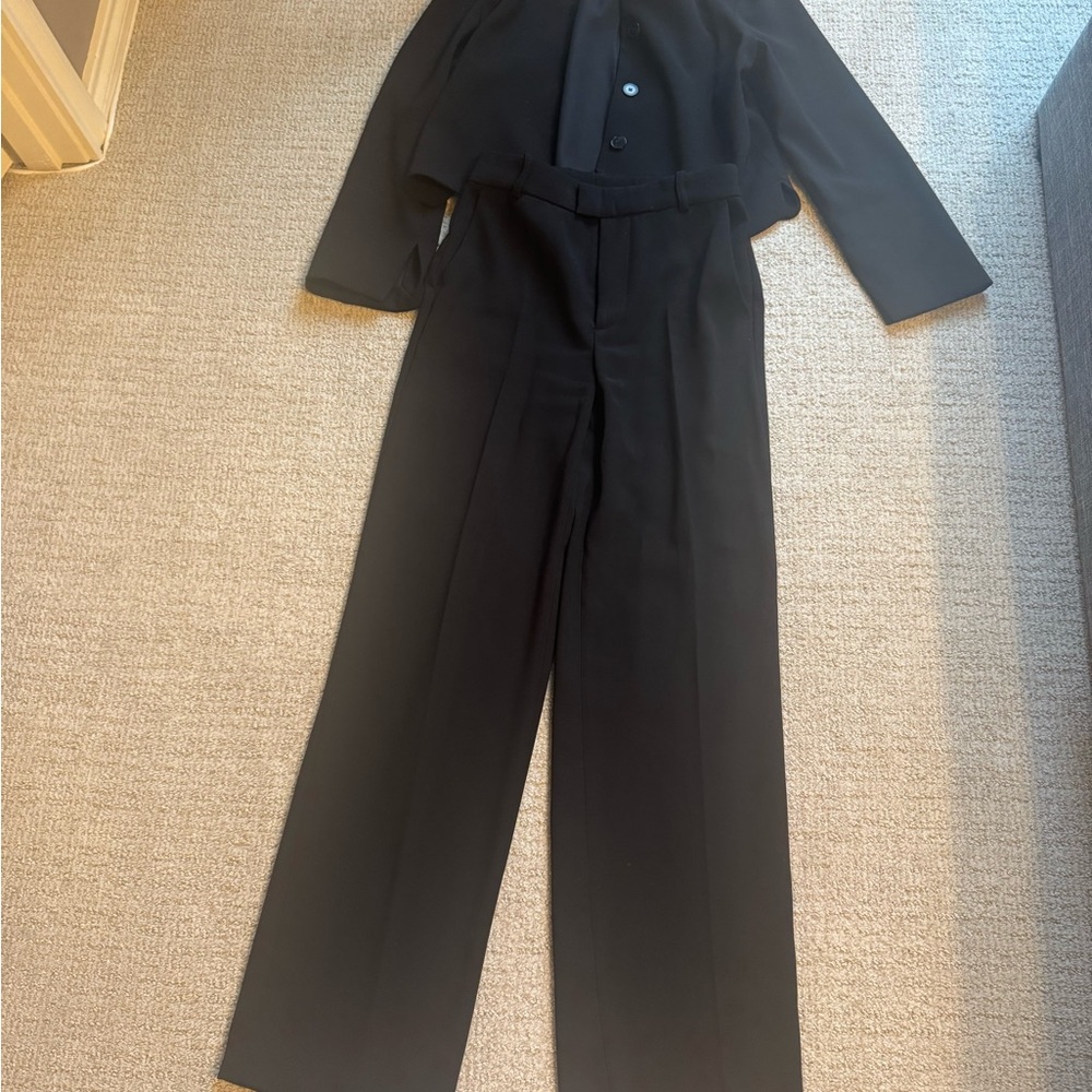 Zara Elegant Black Women's Suit Jacket and trousers